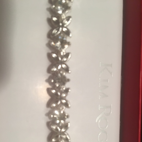 Silver Bracelet with Gift Box - Picture 5 of 8